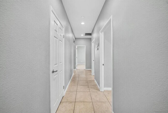 Building Photo - 1166 Brookmeade Cir