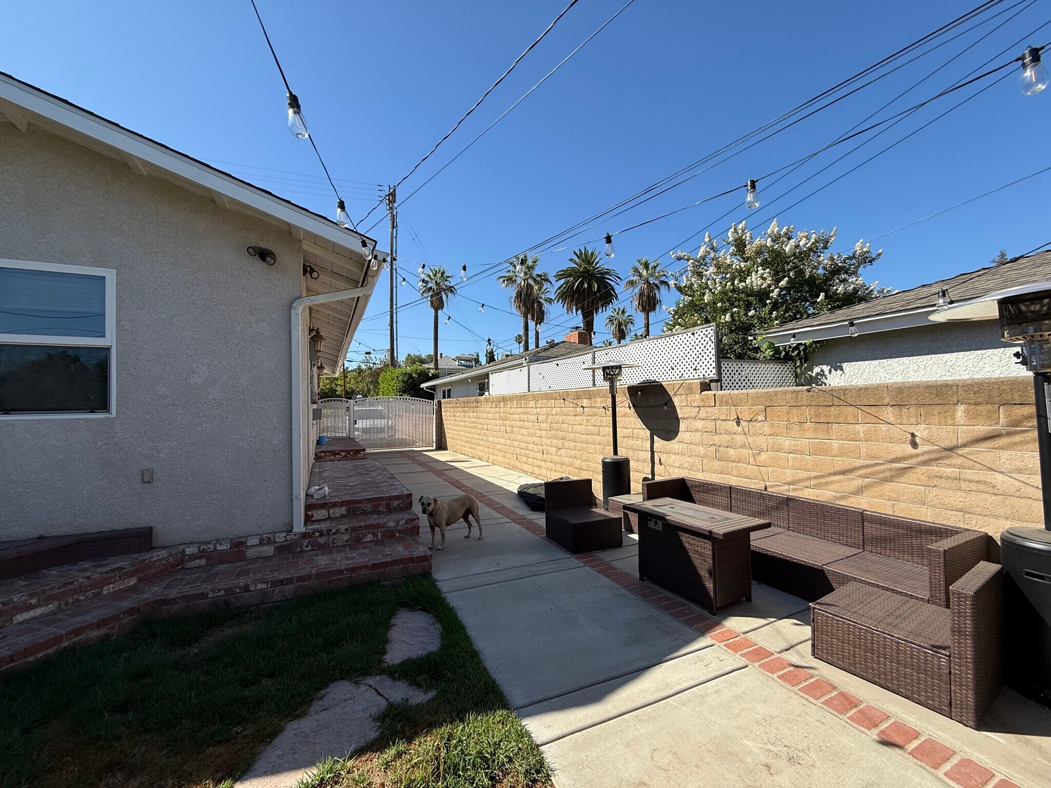 Building Photo - 632 W Palm Ave