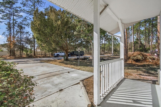 Building Photo - "Chic & Cozy 2-Bed Retreat with Granite Touches in Palm Coast!"