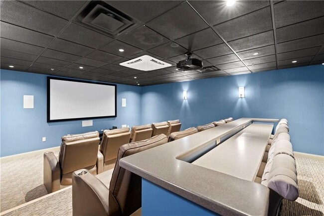 Building Photo - 3481 Lakeside Dr NE