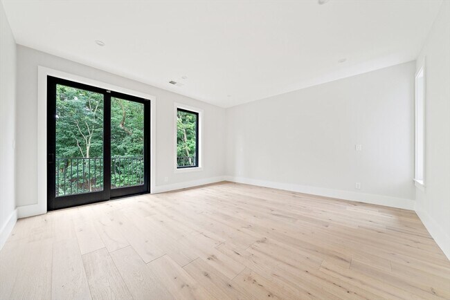 Building Photo - 94 Thurston Rd