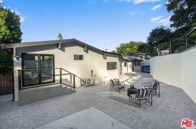 Building Photo - 3873 Royal Woods Dr