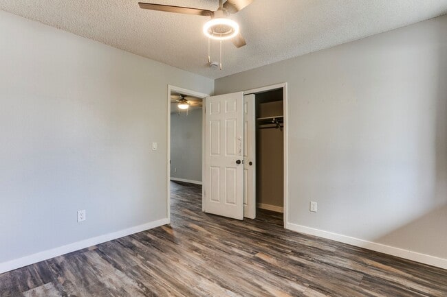 Building Photo - Updated Unit next to CMU with Pool!