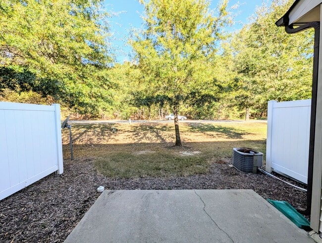 Building Photo - 4461 Middletown Dr
