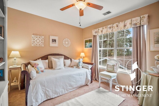 Building Photo - 1808 Lenora Dr