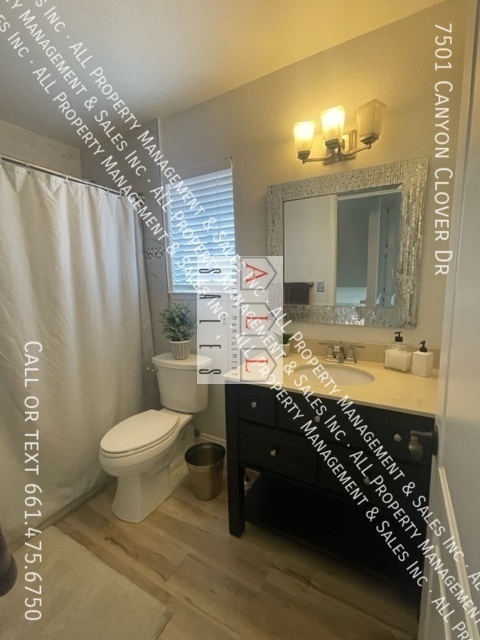 Building Photo - 7501 Canyon Clover Dr