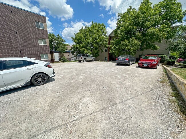 Interior Photo - 218 N Hyland Ave