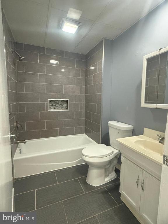 Building Photo - 75 Melrose Ave