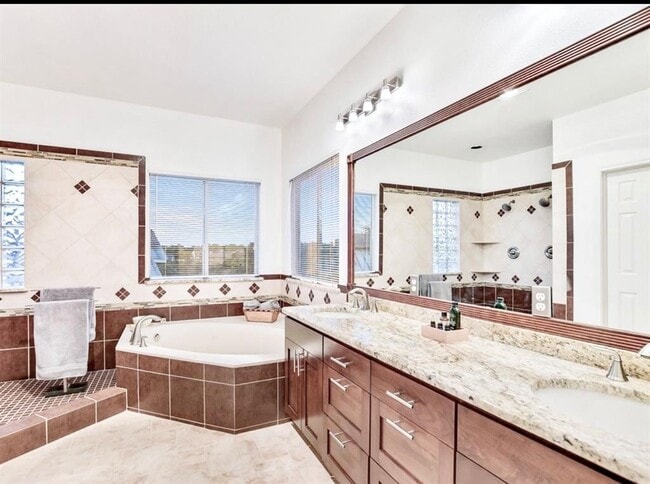 Building Photo - 9326 Knoll Crest Loop