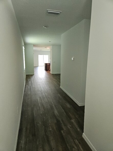 Building Photo - 6883 Broad River Ave