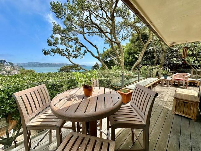 Primary Photo - Stunning Sausalito Retreat with Bay Views ...