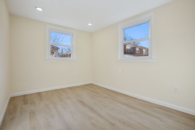 Building Photo - 4 Lincoln Pl