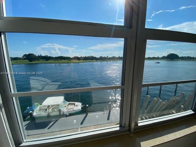 Building Photo - 9250 W Bay Harbor Dr