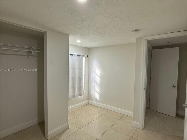 Building Photo - 601 SW 10th St