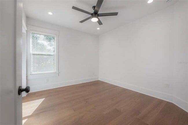 Building Photo - 807 E Ida St