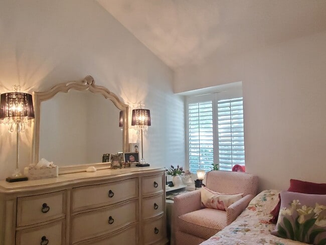 Building Photo - Cute Home in Great Location, A/C, W/D, Wood Floors, Remodeled Bathrooms, 2C Garage, Beautiful Yards!