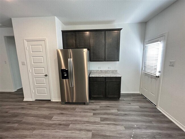 Building Photo - 16646 Moss Ln