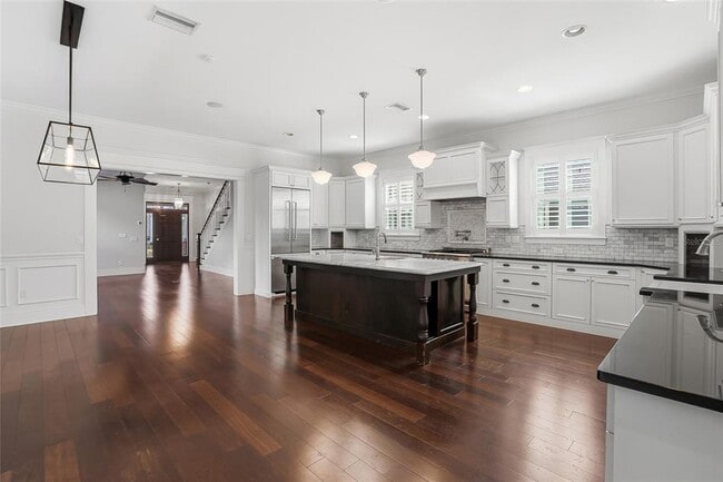 Building Photo - 1505 S Georgia Ave