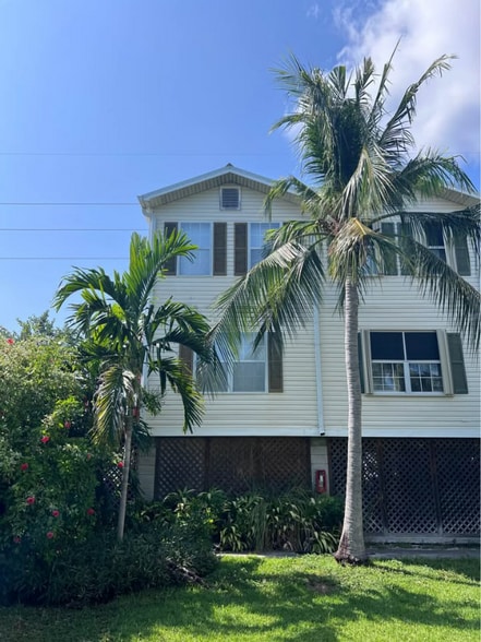 Building Photo - 3075 Flagler Ave
