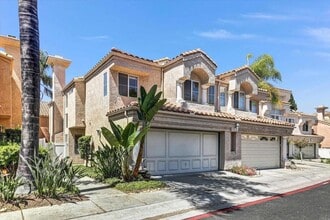 Building Photo - 1374 Serena Cir