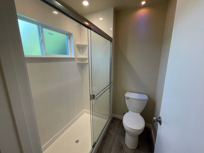 Building Photo - Concord Beautiful 3 bedroom 2 bath home, 1...