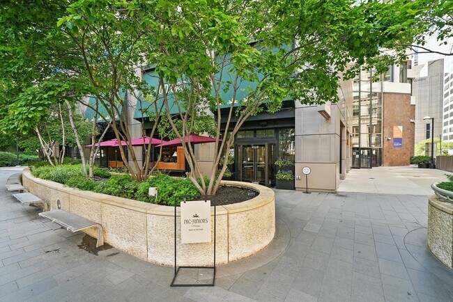 Building Photo - 405 N Wabash Ave