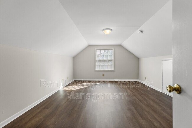 Building Photo - 312 Boiling Springs Dr