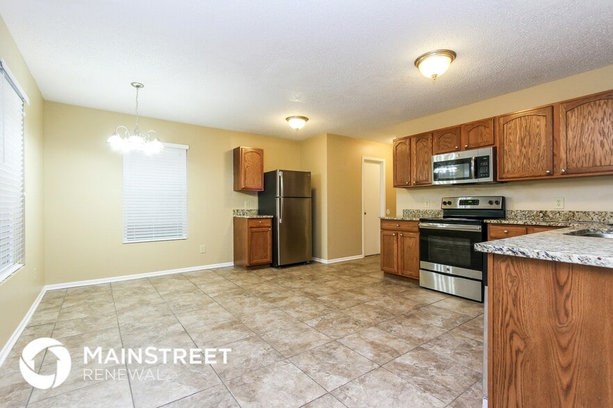 Building Photo - 818 Runnymede Dr