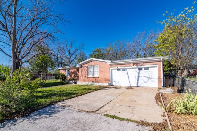 Building Photo - 1006 S 3rd St