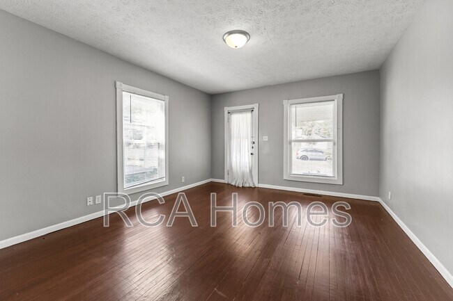 Building Photo - 1009 E Raymond St