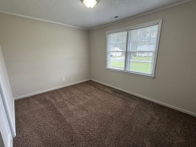 Building Photo - Nice 2 bedroom, 1 bath Duplex located in N...