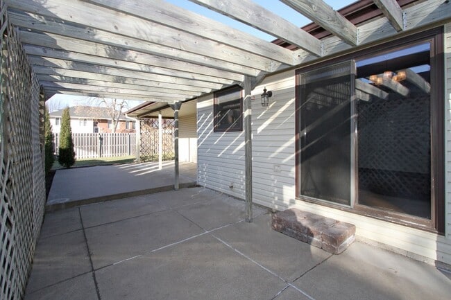 Building Photo - 2+ Bedroom Ranch Home with Finished Basement, Fenced Yard & Garage- Close to I-80