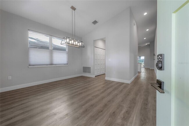 Building Photo - 6804 N 17th St