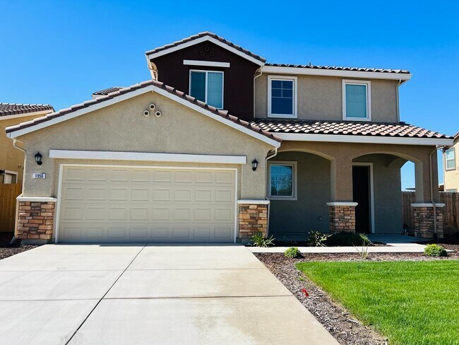 Building Photo - Spacious 4-Bedroom Retreat with 2.5 Baths in Los Banos – Your Ideal Family Home Awaits in a gated...