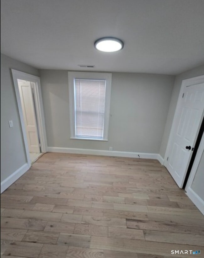 Building Photo - 80 Dickerman St