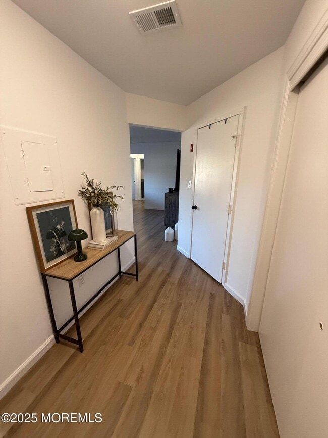 Building Photo - 40 Diane Dr