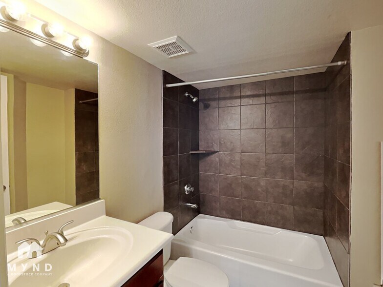 Building Photo - 10115 E Mountain View Rd