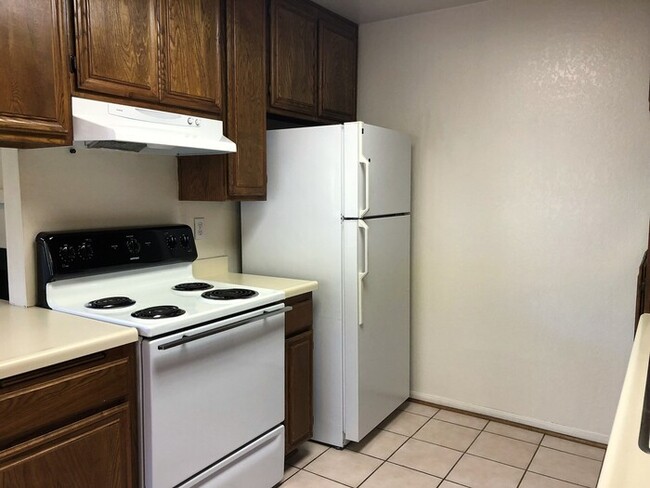 Building Photo - 5005 Collwood Way