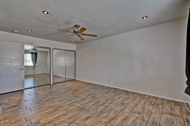 Building Photo - 3344 W Yucca St