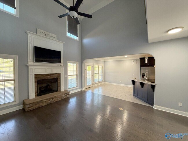 Building Photo - 218 Woodgrove Dr