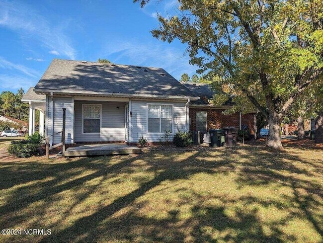 Building Photo - 727 Chancery Ln