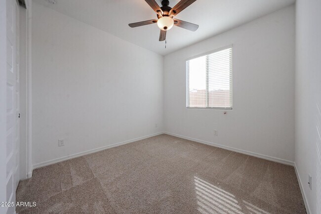 Building Photo - 14831 W Cottontail Ln