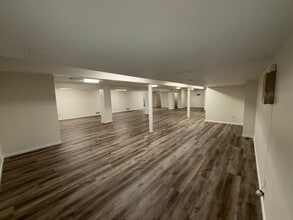 Building Photo - 17A N Main St