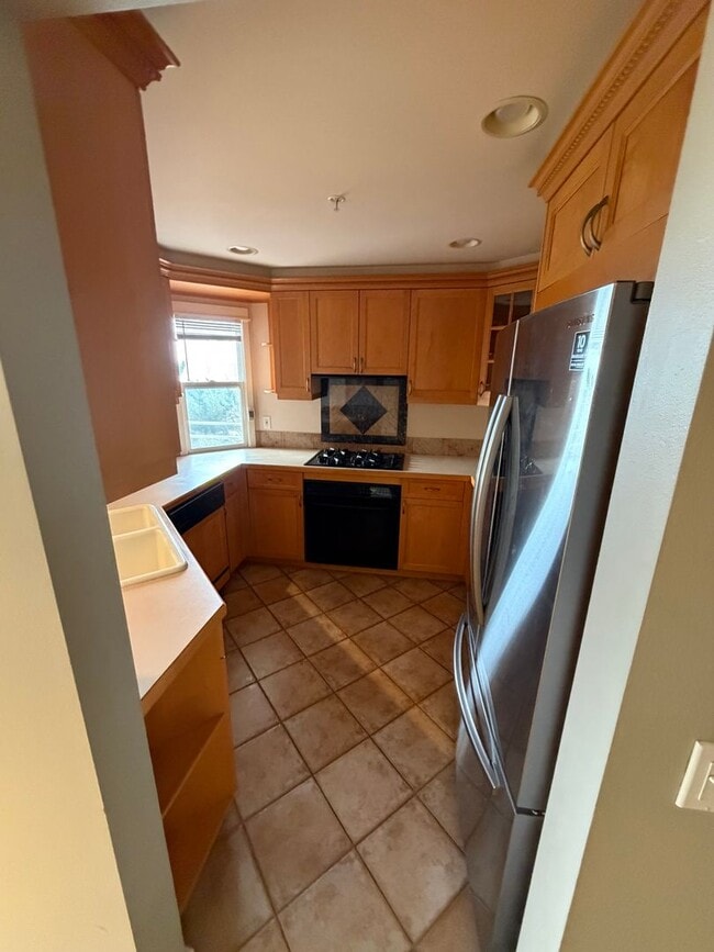 Building Photo - Tastefully Updated 2bd 2bath Queen Anne Condo for Rent!