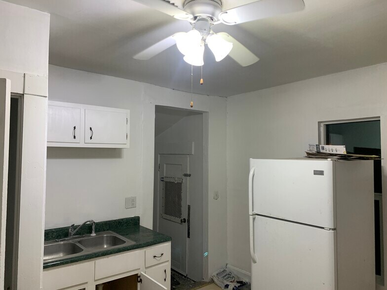 Building Photo - 2207 Glen Ct