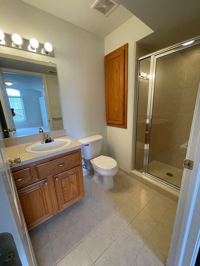 Building Photo - Shelby Township 2 Bedroom, 2 Bath Condo-St...
