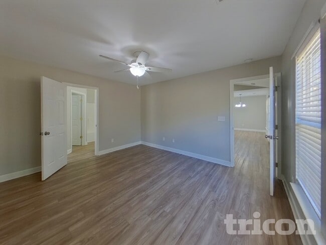 Building Photo - 124 Bathurst Ln