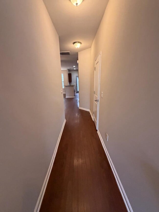 Building Photo - 827 Bibury Ct