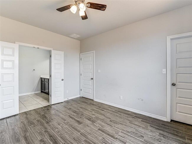 Building Photo - 120 Spanish Foal Trail