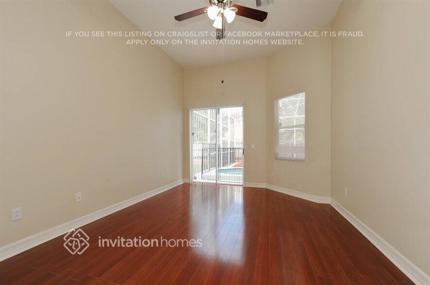 Building Photo - 10117 Vista Pointe Dr